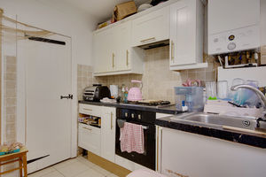 Kitchen- click for photo gallery